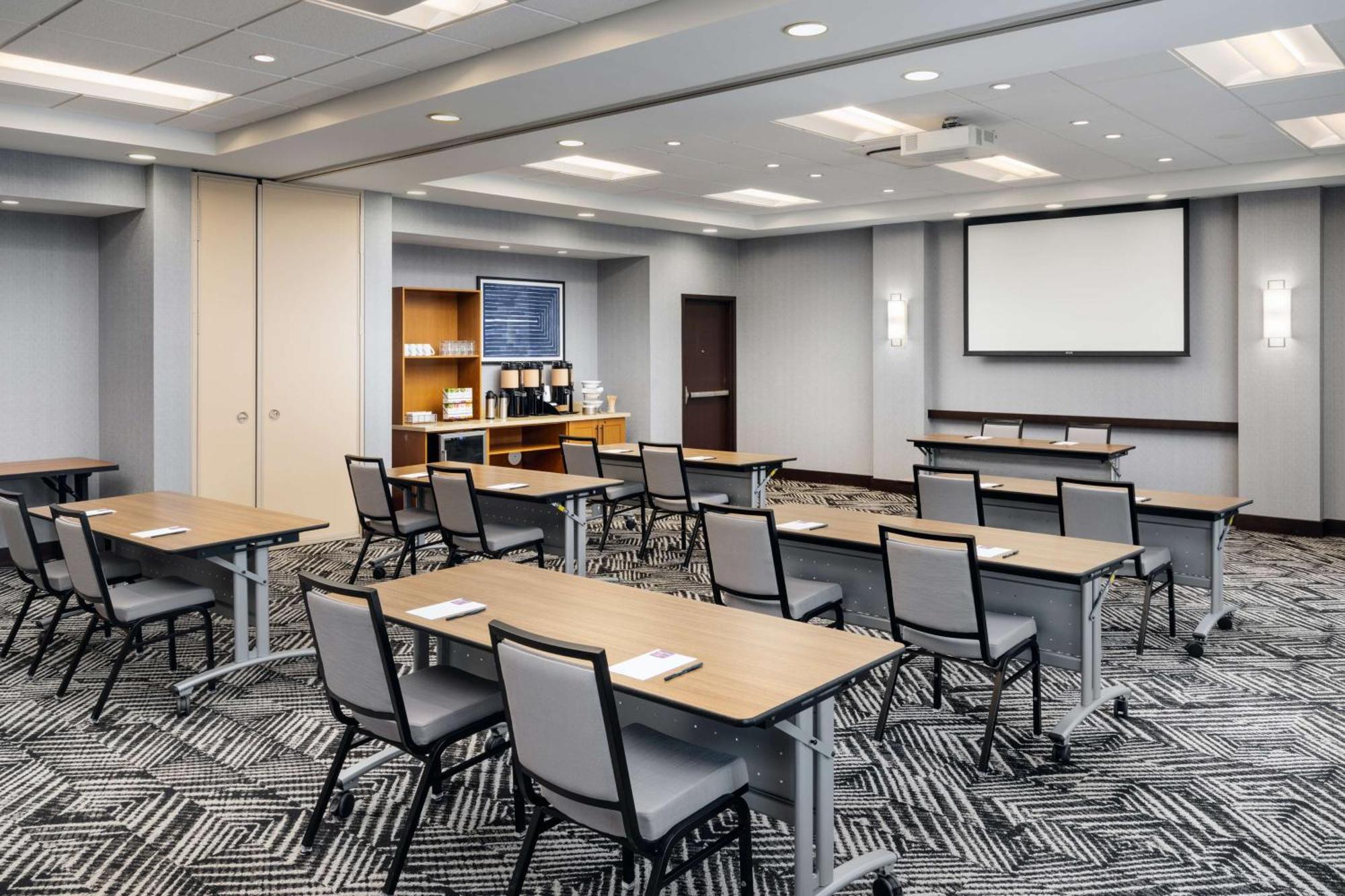 Hyatt Place Canton Lake Cable Екстериор снимка