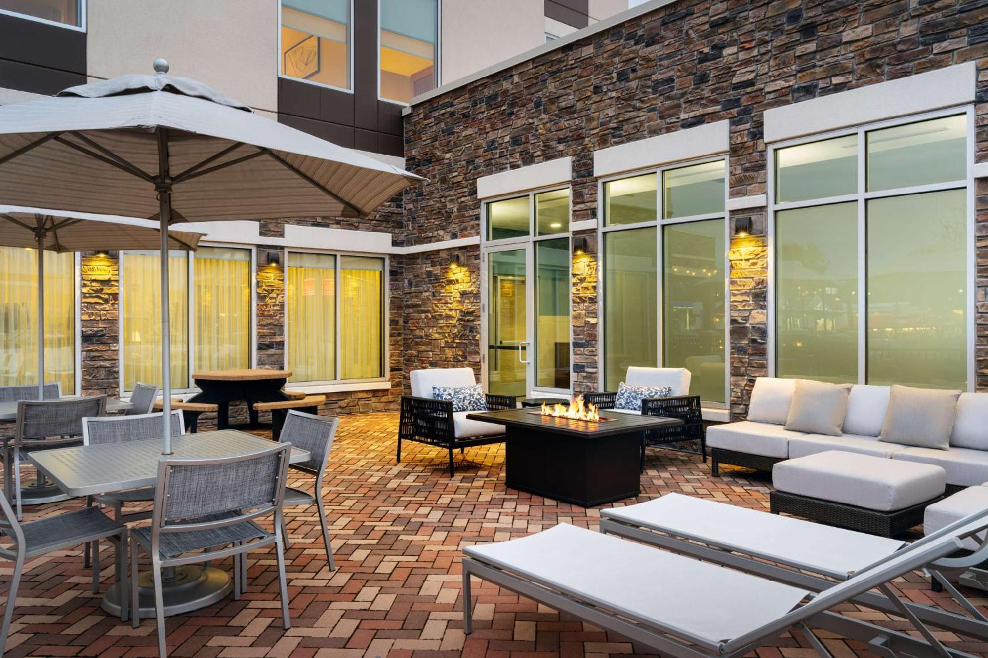 Hyatt Place Canton Lake Cable Екстериор снимка