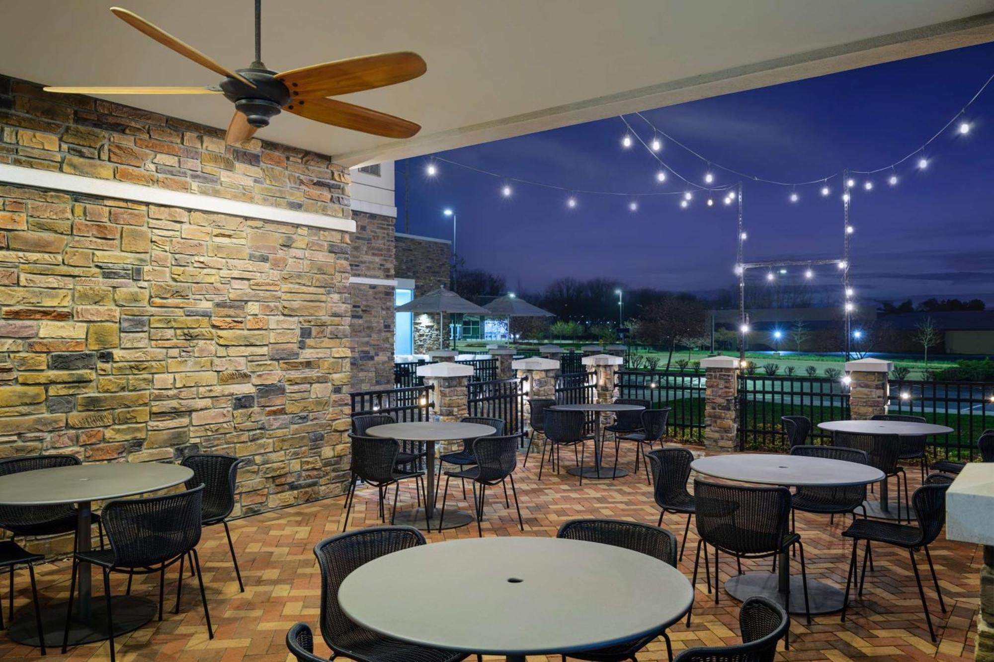 Hyatt Place Canton Lake Cable Екстериор снимка