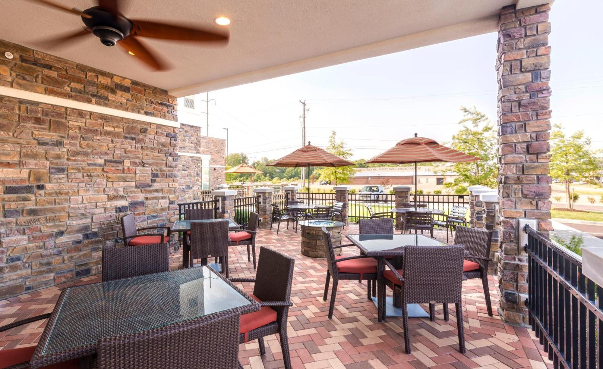 Hyatt Place Canton Lake Cable Екстериор снимка